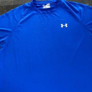 Men’s Under Amour heat gear athletic shirt.